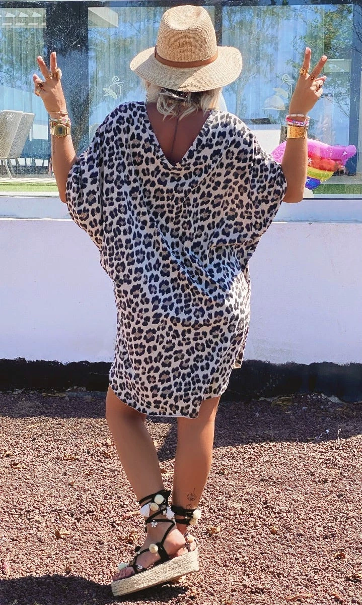 Petite Robe Farah Oversize Ultra-Light Beige Léopard 8 Petite Robe Farah Oversize Ultra-Light Beige Léopard – Image 6