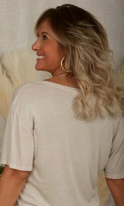 T-Shirt Basic Beige -Vêtements Soldes 2024 4e096105 8478 4f07 9ffb 56bbc837e3b5 facetune 25 03 2023 18 48 41 1