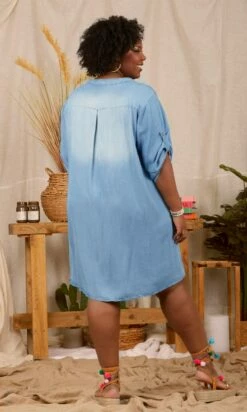 Petite Robe Adriana Jean's Denim 12 Petite Robe Adriana Jean's Denim -Vêtements Soldes 2024 786d251d 240f 4e54 a5da 008946d2049b