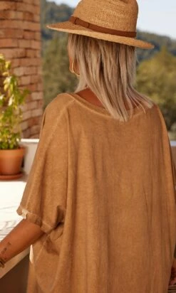 T-Shirt Iloé Oversize Camel Lucky Eye -Vêtements Soldes 2024 9836e1cf 65c8 4508 982b da1db3f41909 facetune 24 07 2023 14 04 55