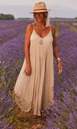 Robe Marlia Doré Irisé -Vêtements Soldes 2024 a7713830 9be3 4d27 b982 6c678ae99596 facetune 18 07 2023 10 38 50