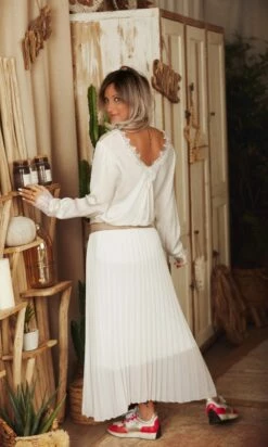 Jupe Plissée Nahla Blanc Cassé -Vêtements Soldes 2024 cb3e2796 a37d 44ad 8019 d0d02b3a7a9f facetune 23 01 2023 12 26 32 1