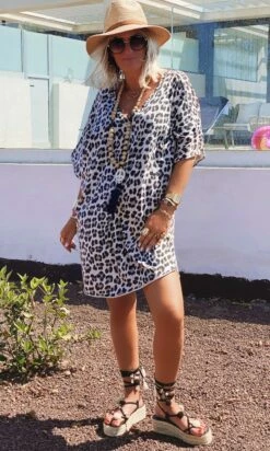 Petite Robe Farah Oversize Ultra-Light Beige Léopard 10 Petite Robe Farah Oversize Ultra-Light Beige Léopard -Vêtements Soldes 2024 d7436a9a bbd7 4317 bc4b 99d07d7dd3ec