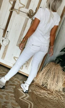 T-Shirt Magda Blanc Love Vert Brésil 14 T-Shirt Magda Blanc Love Vert Brésil -Vêtements Soldes 2024 e4fc43b7 2969 4f7c b5b1 938fd8c596a4