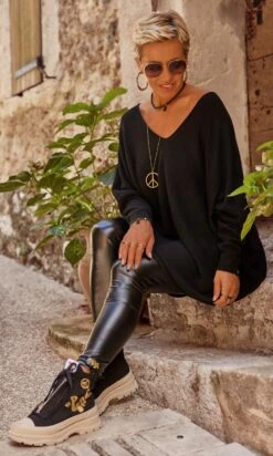 Pull Nestor Oversize Noir -Vêtements Soldes 2024 facetune 01 09 2023 15 31 58