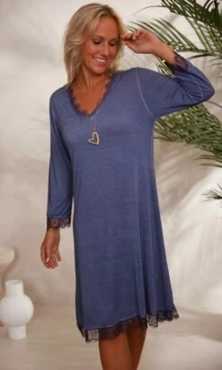 Fond De Robe ML Bleu Marine -Vêtements Soldes 2024 facetune 01 12 2023 09 51 49