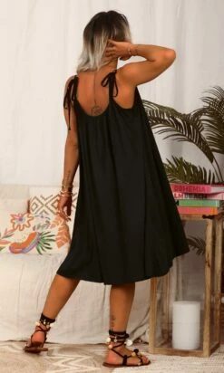 Petite Robe Laïa Ultra-Light Noir -Vêtements Soldes 2024 facetune 02 11 2023 10 25 10