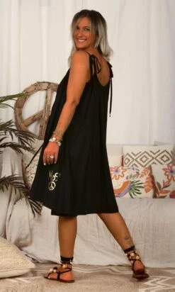 Petite Robe Laïa Ultra-Light Noir -Vêtements Soldes 2024 facetune 02 11 2023 10 33 16