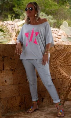 T-Shirt Solene Oversize Gris Clair Star Rose Fluo -Vêtements Soldes 2024 facetune 03 07 2023 11 16 53