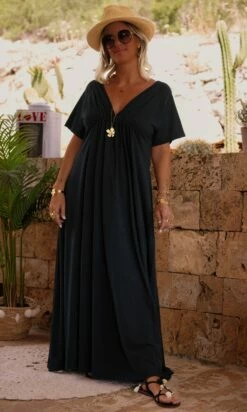 Robe Leyva Ultra-Light Noir -Vêtements Soldes 2024 facetune 03 07 2023 12 13 34