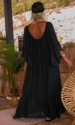 Robe De Plage Alizée Noir -Vêtements Soldes 2024 facetune 03 07 2023 16 04 58