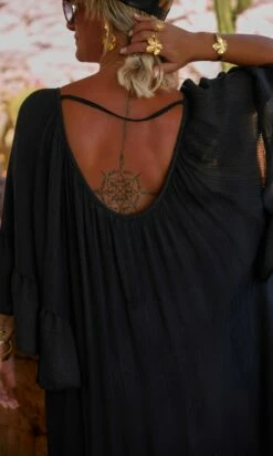 Robe De Plage Alizée Noir -Vêtements Soldes 2024 facetune 03 07 2023 16 05 27