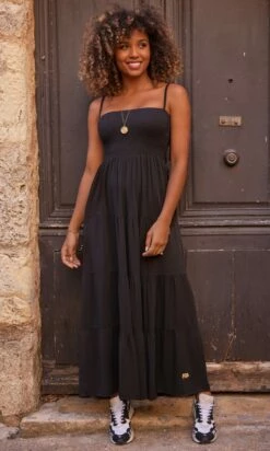 Robe Juliana Noir 10 Robe Juliana Noir -Vêtements Soldes 2024 facetune 03 10 2023 10 37 05