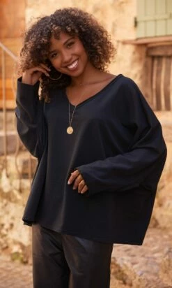 Sweat Fin Logan Noir Angel Love Rose Fluo 15 Sweat Fin Logan Noir Angel Love Rose Fluo -Vêtements Soldes 2024 facetune 03 10 2023 16 28 30