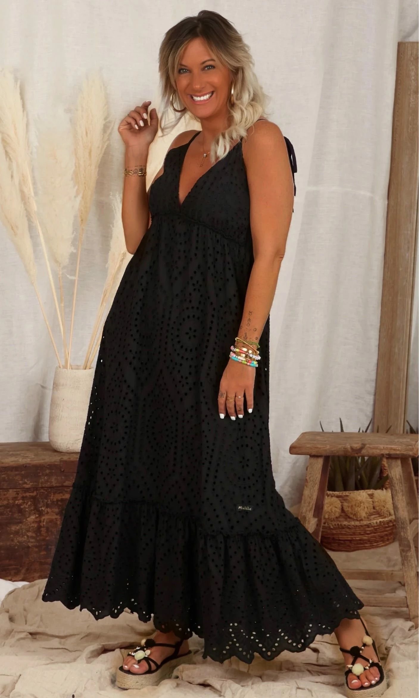 Robe Aure Broderie Noir 3 Robe Aure Broderie Noir