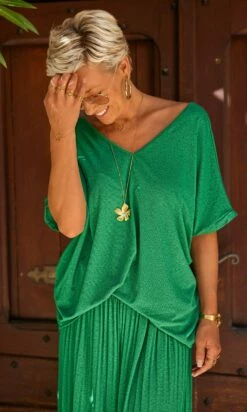 T-Shirt Arturo Oversize Vert Irisé -Vêtements Soldes 2024 facetune 04 09 2023 10 12 12 jpg 1