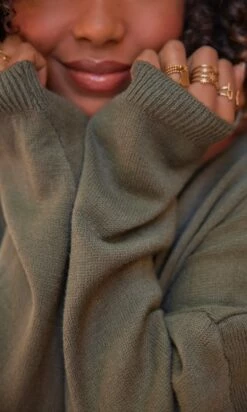 Pull Floyd Kaki 13 Pull Floyd Kaki -Vêtements Soldes 2024 facetune 04 10 2023 09 26 59