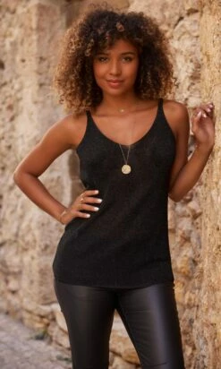 Débardeur Pull Maho Noir Irisé -Vêtements Soldes 2024 facetune 04 10 2023 14 49 45