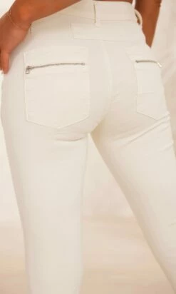 Pantalon Meryl Vanille 14 Pantalon Meryl Vanille -Vêtements Soldes 2024 facetune 05 02 2024 16 55 22