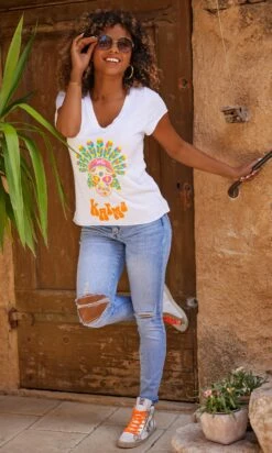 T-Shirt Magda Blanc Pluma Skull Karma Multicolor 13 T-Shirt Magda Blanc Pluma Skull Karma Multicolor -Vêtements Soldes 2024 facetune 05 09 2023 15 39 25