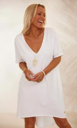 Petite Robe Yanis Ultra-Light Blanc -Vêtements Soldes 2024 facetune 06 02 2024 09 29 53