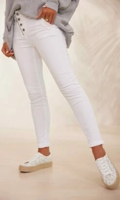 Pantalon Meryl Blanc -Vêtements Soldes 2024 facetune 06 02 2024 10 29 06 1