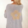 Pull Clovis Gris Clair Flower Or -Vêtements Soldes 2024 facetune 06 02 2024 10 40 40