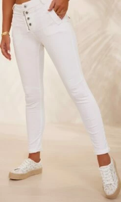 Pantalon Meryl Blanc -Vêtements Soldes 2024 facetune 06 02 2024 10 40 48