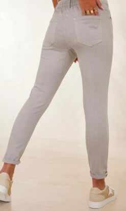 Pantalon Eddy Gris -Vêtements Soldes 2024 facetune 06 02 2024 11 06 27