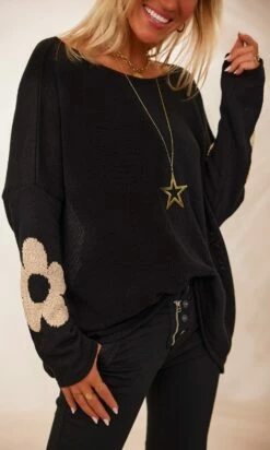 Pull Clovis Noir Flower Or -Vêtements Soldes 2024 facetune 06 02 2024 11 08 14 1
