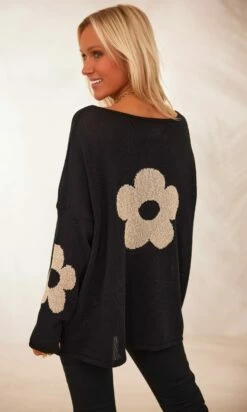 Pull Clovis Noir Flower Or -Vêtements Soldes 2024 facetune 06 02 2024 11 20 24 1