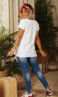 T-Shirt Elio MC Blanc Lovely Heart Rouge -Vêtements Soldes 2024 facetune 06 03 2023 11 22 39