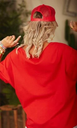T-Shirt Solene Oversize Rouge Amour Blanc -Vêtements Soldes 2024 facetune 06 03 2023 12 31 38