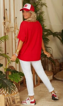 T-Shirt Solene Oversize Rouge Amour Blanc -Vêtements Soldes 2024 facetune 06 03 2023 12 31 58