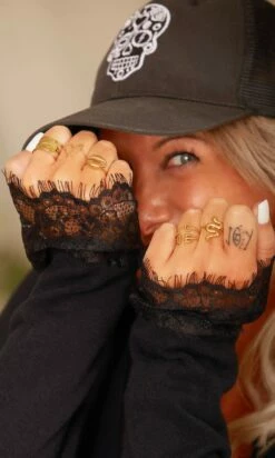 Pull Artus Noir -Vêtements Soldes 2024 facetune 06 03 2023 16 24 20