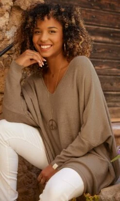 Pull Nestor Oversize Camel -Vêtements Soldes 2024 facetune 06 09 2023 14 19 19