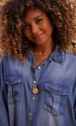 Petite Robe Chemise Atika Jean's Brut 14 Petite Robe Chemise Atika Jean's Brut -Vêtements Soldes 2024 facetune 06 10 2023 10 50 06