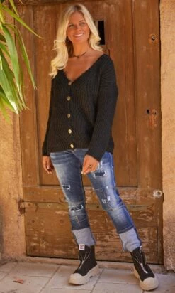 Gilet Nell Noir -Vêtements Soldes 2024 facetune 06 10 2023 21 31 29