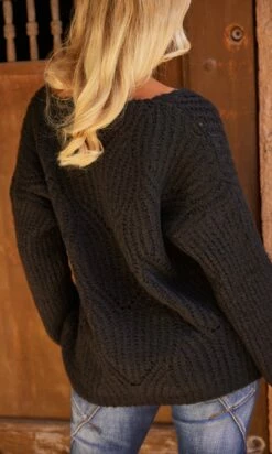 Gilet Nell Noir -Vêtements Soldes 2024 facetune 06 10 2023 21 49 34