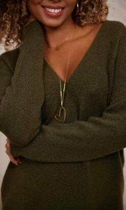 Pull Ryan Kaki -Vêtements Soldes 2024 facetune 06 12 2023 12 01 14