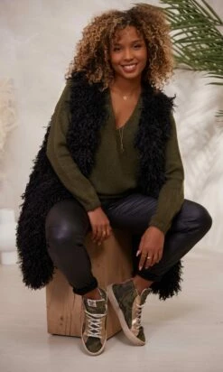 Pull Ryan Kaki -Vêtements Soldes 2024 facetune 06 12 2023 12 08 32