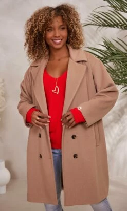 Pull Ryan Rouge -Vêtements Soldes 2024 facetune 06 12 2023 16 43 09