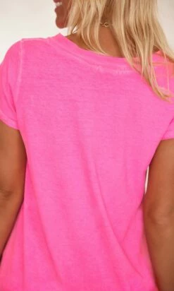 T-Shirt Elio MC Rose Fluo Heart Joy Blanc -Vêtements Soldes 2024 facetune 07 02 2024 09 29 54