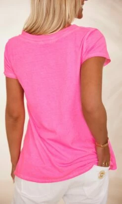 T-Shirt Elio MC Rose Fluo Heart Joy Blanc -Vêtements Soldes 2024 facetune 07 02 2024 09 38 23