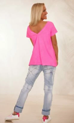 T-Shirt Quentin MC Rose Fluo 12 T-Shirt Quentin MC Rose Fluo -Vêtements Soldes 2024 facetune 07 02 2024 10 39 34