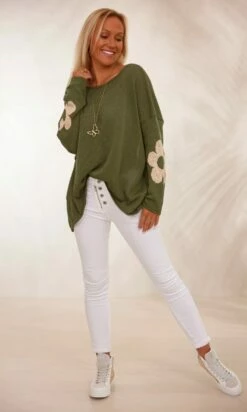 Pull Clovis Kaki Flower Or -Vêtements Soldes 2024 facetune 07 02 2024 16 23 19