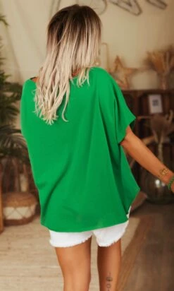 T-Shirt Solene Oversize Vert Brésil Amour Blanc -Vêtements Soldes 2024 facetune 07 03 2023 10 45 01