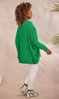 Pull Nestor Oversize Vert 15 Pull Nestor Oversize Vert -Vêtements Soldes 2024 facetune 07 09 2023 14 40 21