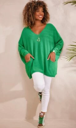 Pull Nestor Oversize Vert 10 Pull Nestor Oversize Vert -Vêtements Soldes 2024 facetune 07 09 2023 14 44 38