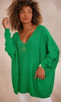 Pull Nestor Oversize Vert 13 Pull Nestor Oversize Vert -Vêtements Soldes 2024 facetune 07 09 2023 14 55 44